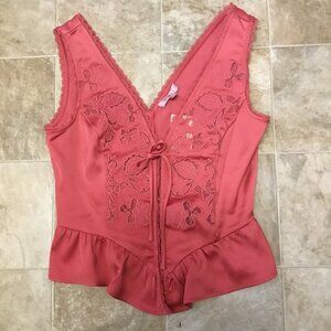 GUESS Embroidered Blouse Top Sleeveless V-Neck Ruffled Hooks and Eyes Closure S0